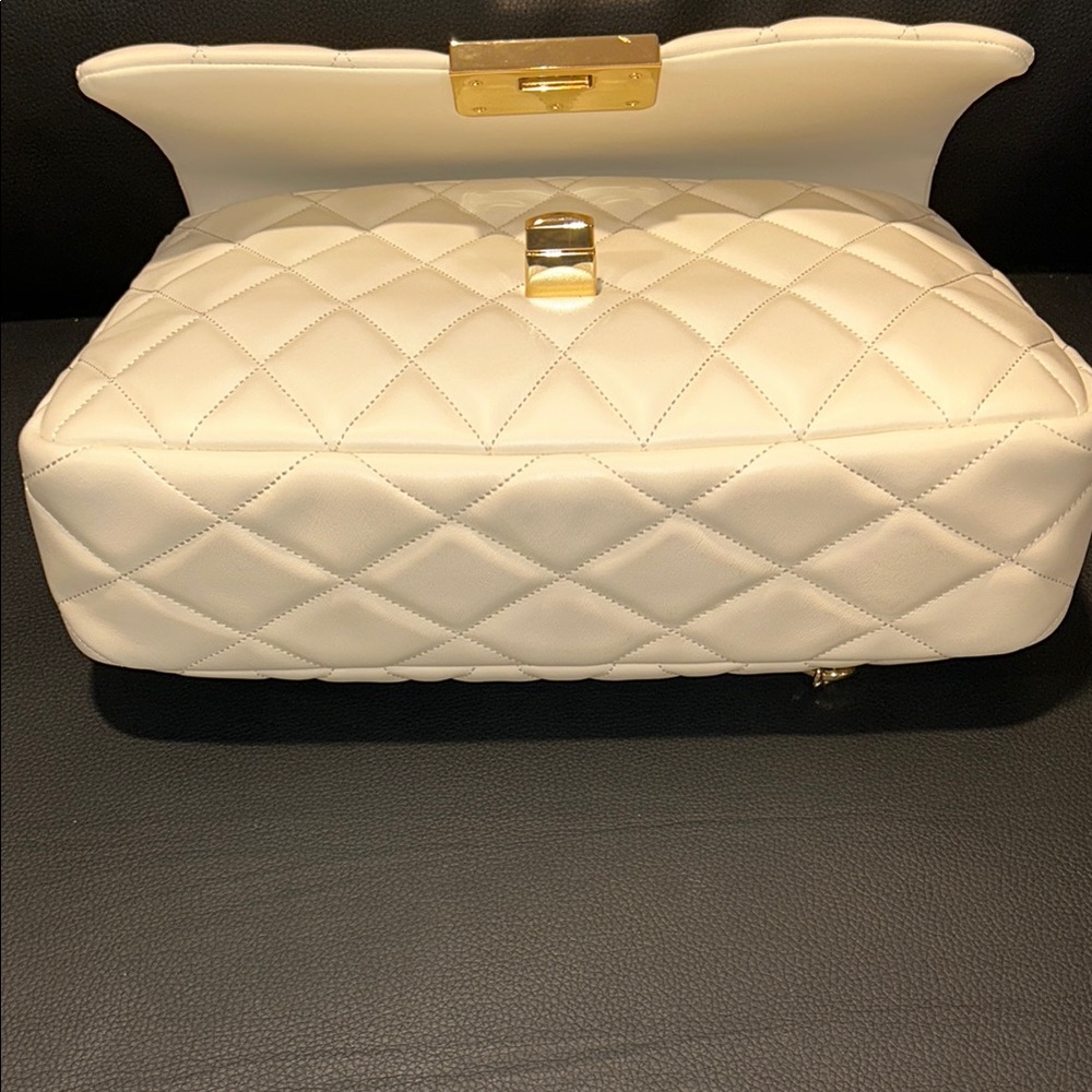 Kate Spade NWT New York Cream Quilted Shoulder Bag with Gold Chain - Picture 15 of 15